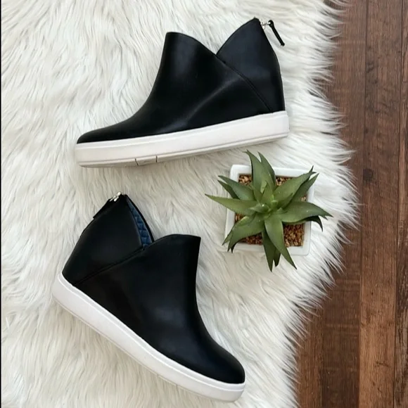 NWOT | DR. SCHOLLS | Madison Hi Wedge Sneaker Bootie | Black | Size 9.5 - Picture 1 of 9